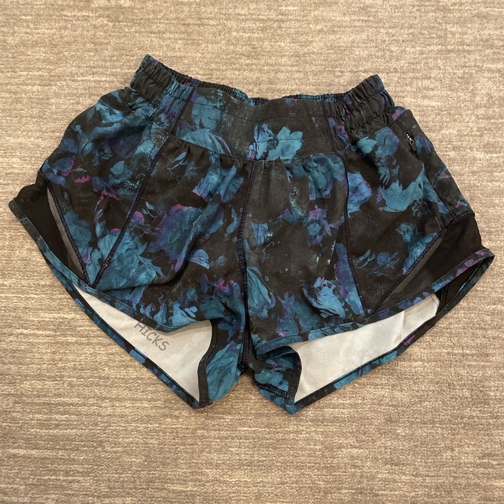 Lululemon Hotty Hot shorts